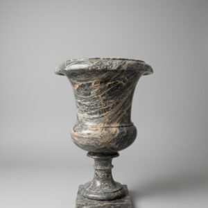 Jarrón Medici de mármol gris - Italia, c. 1950