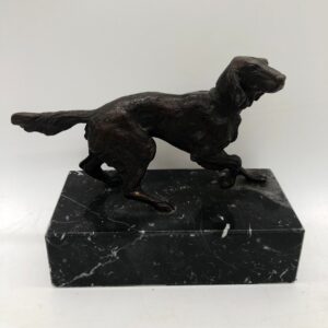 Escultura de bronce de un perro cobrador - Francia, mediados del siglo XX.